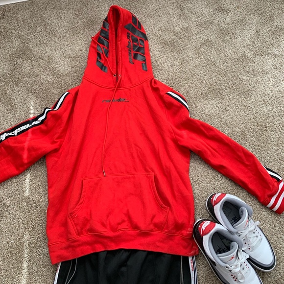 Hoodie and shoes - Picture 1 of 1